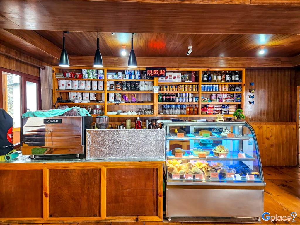 Everest Bakery Cafe