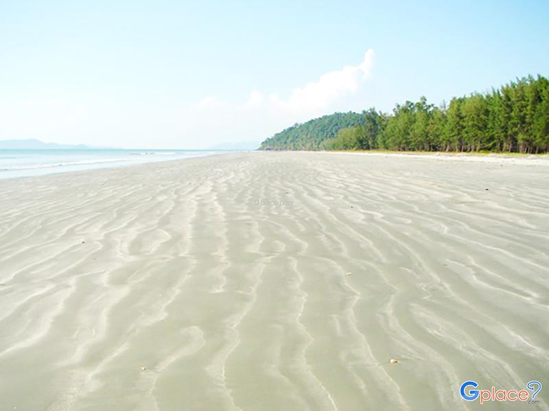 Laem Son Beach