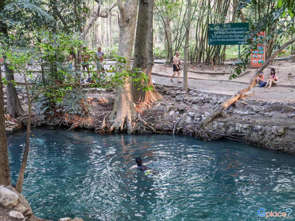 バーン・ターチャーン湧水