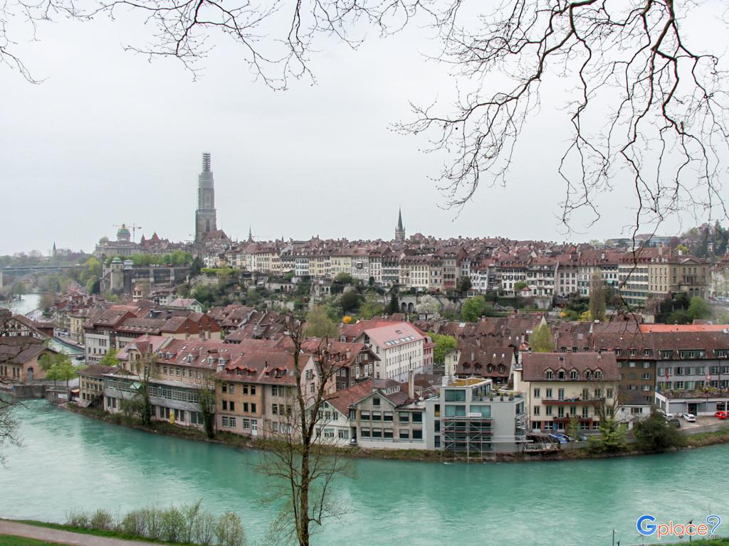 Viewpoint of Bern Old Town behind Bear Park