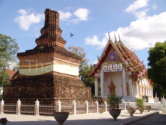 เจดีย์และพระวิหาร