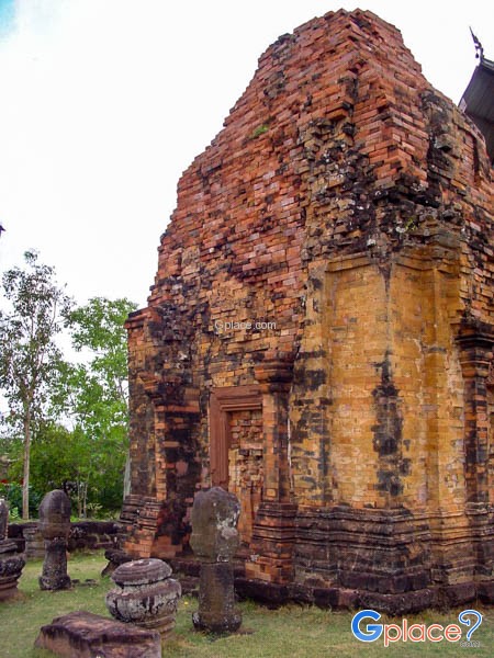 พระธาตุดุม