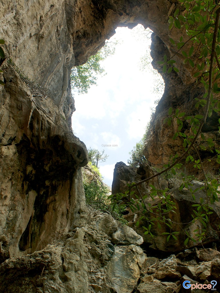 ช่องระหว่างถ้ำ