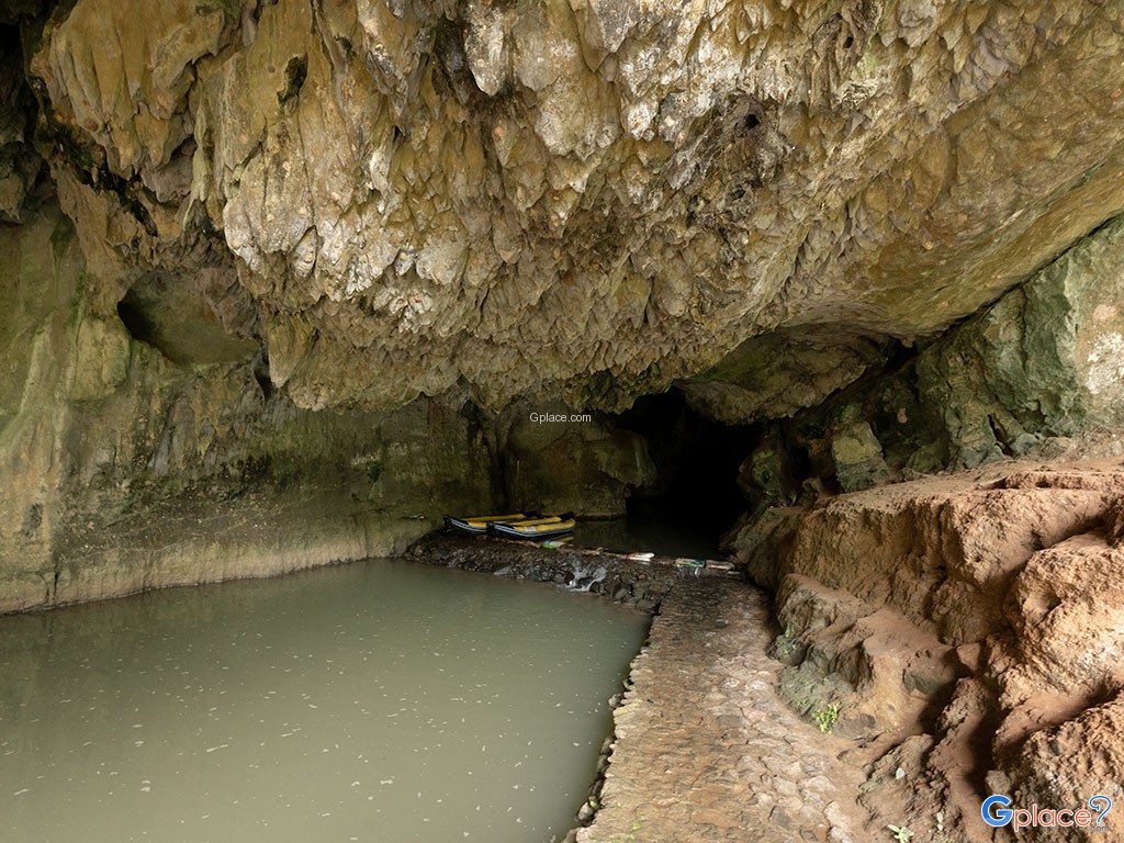 ทางเข้าว ถ้ำพุงช้าง