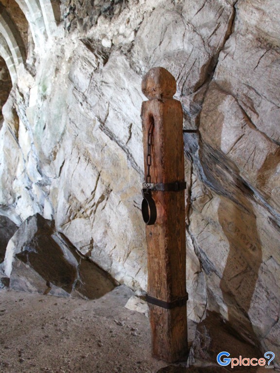 ใช้ทรมานนักโทษ