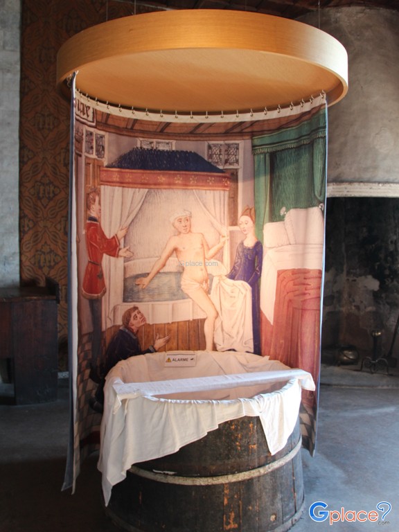 ถัดมาอีกจุดใกล้ๆ กัน 
ที่อาบน้ำ