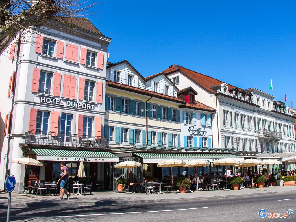 restaurants and small hotels