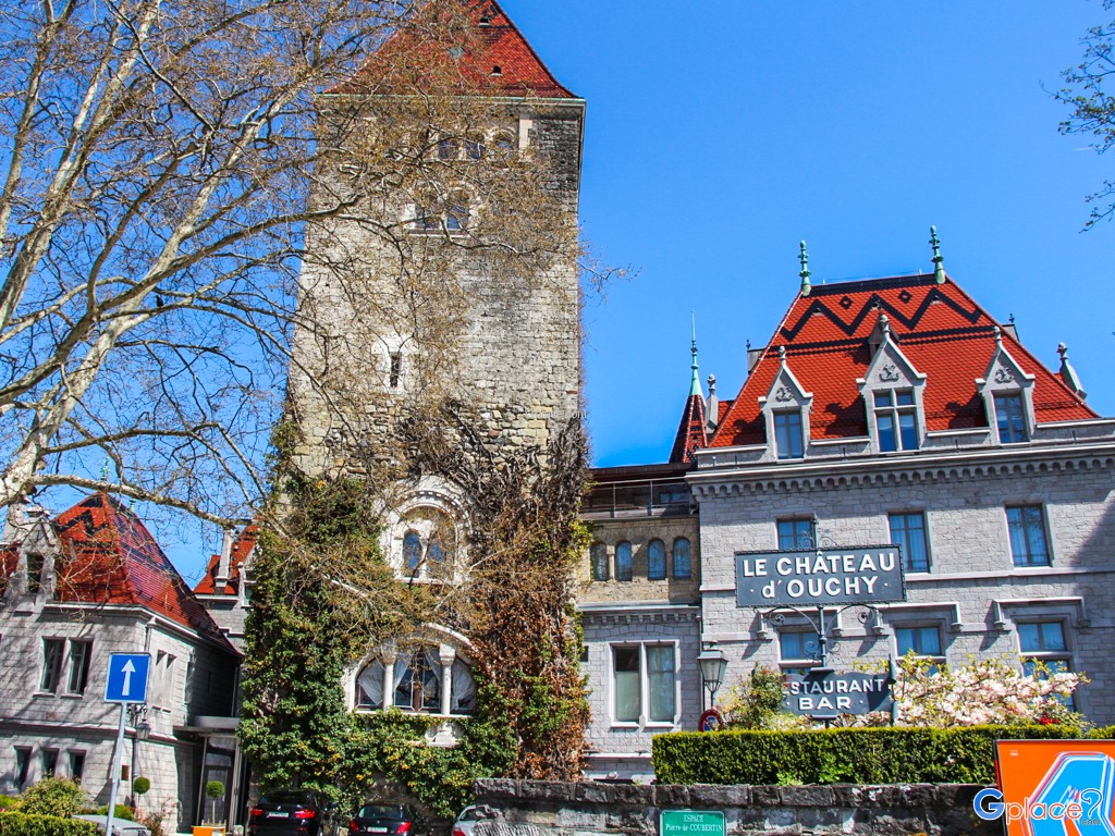 le chateau d' ouchy = 4-star hotel, with nice lake view