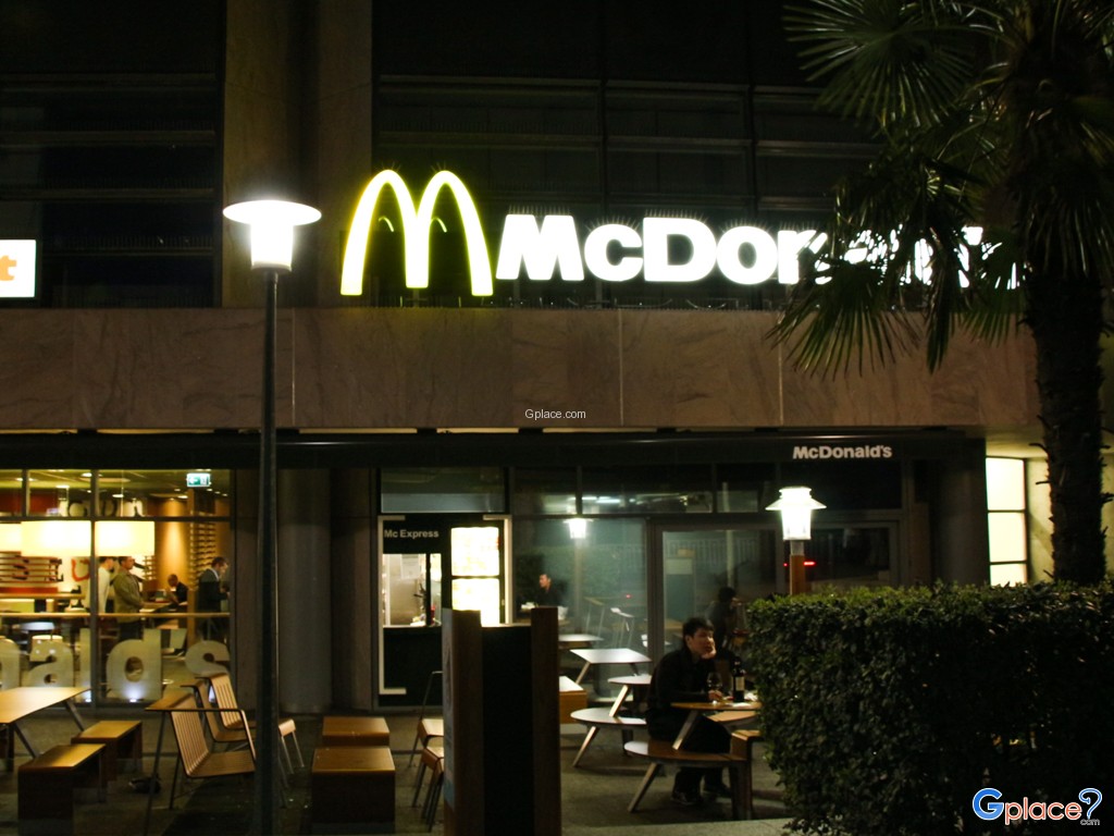 Should prepare your dinner meal well otherwise, nothing left to eat tonight. All were closed.