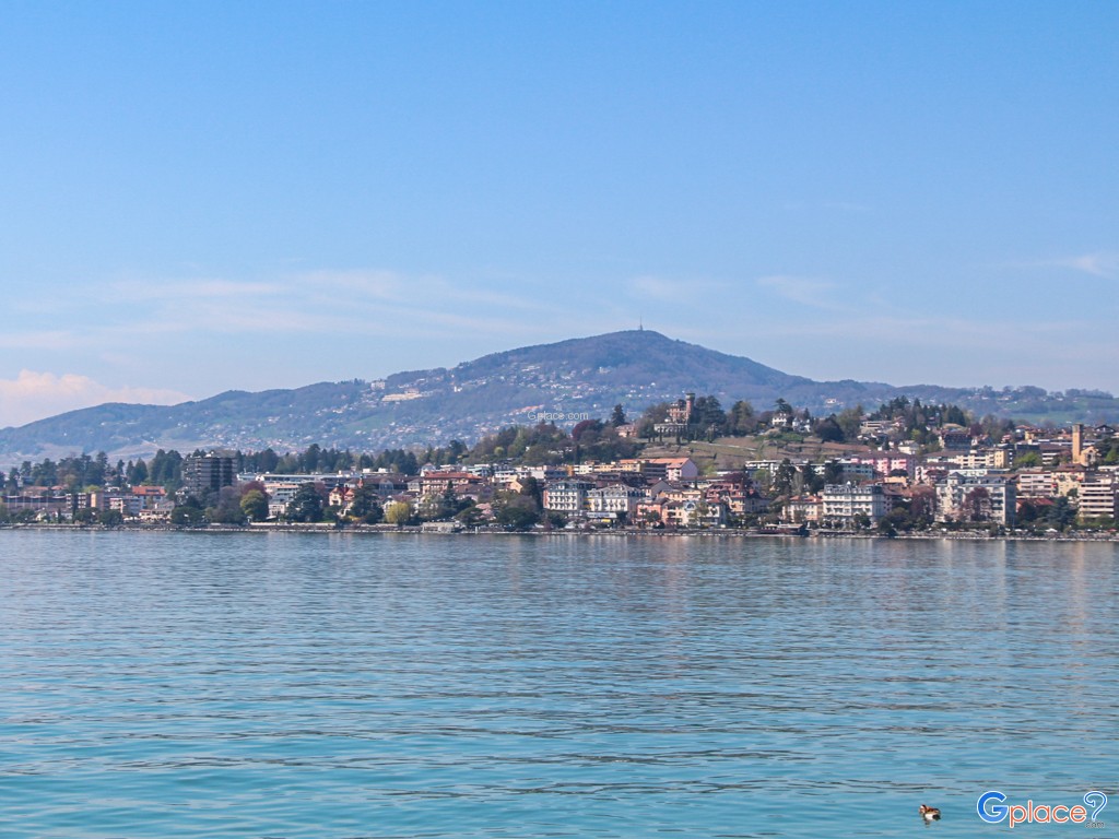 Now here: Geneva Lake in Montreux.