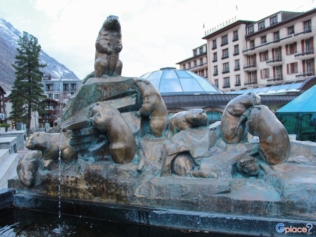 in front of the museum....beaver monument