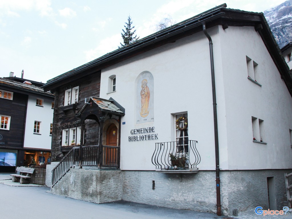GEMEINDE BIBLIOTHEK