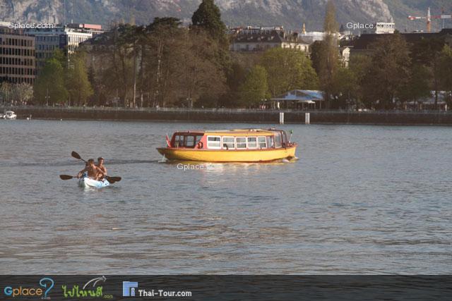 yellow boat, I called it. It is the ferry bringing you to the other side.