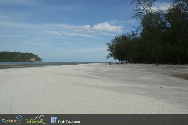 ชายหาดขาวและเนียนมากๆเลย