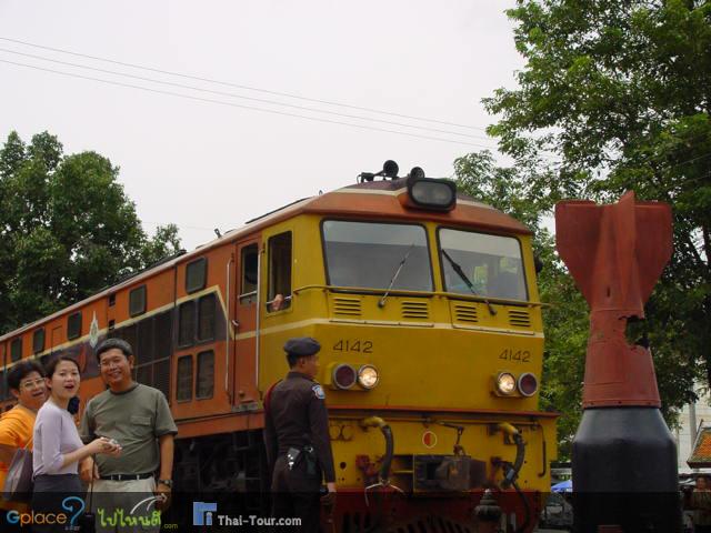 รถไฟบนรางที่ยังใช้ได้ดีจนถึงทุกวันนี้