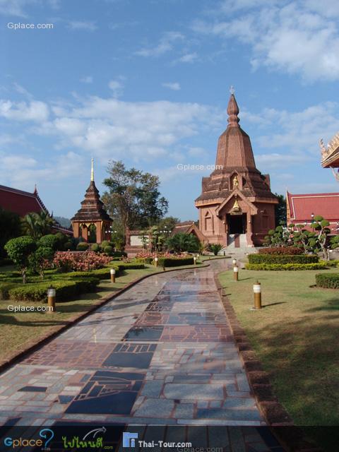 ทางเดินไปสู่มณฑป พระครูภาวนาวิสุทธิญาน