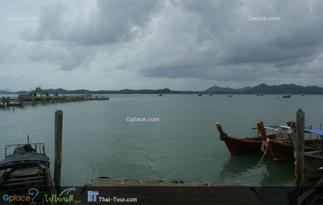 วิวทะเล ที่ท่าเรือช่องลาด เกาะยาวใหญ่