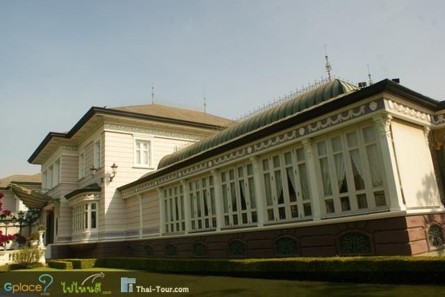 พระที่นั่งอุทยานภูมิเสถียร ไม่เปิดให้เข้าชมภายในพระที่นั่ง