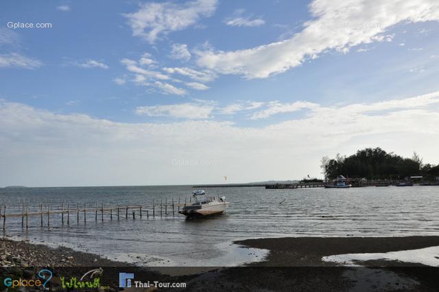 บรรยากาศบริเวณท่าเรือ