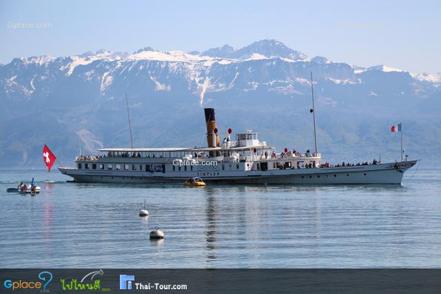 Now the cruise was coming in the perfect scene of the Alps background.