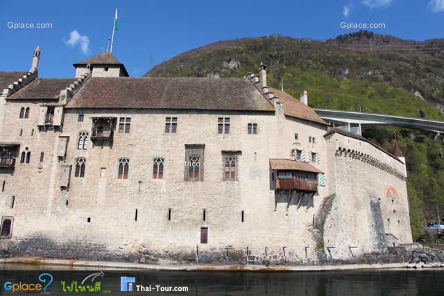 just about 20 mins from Montreux to Chateau de Chillon