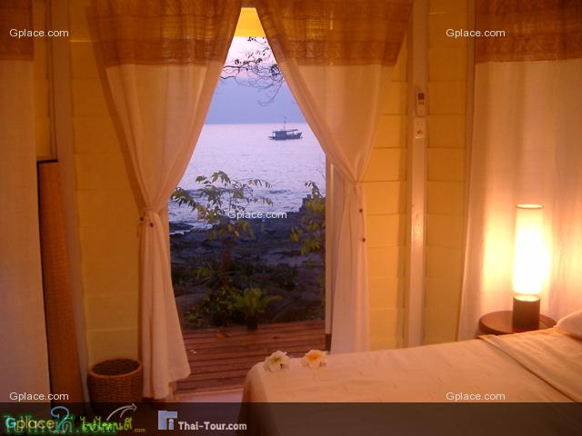 ต้องฟิลนี้เลย...พระอาทิตย์ขึ้นหน้าห้องนอน....ที่ นิมมานรดีรีสอร์ท
http://www.thai-tour.com/thai-tour/east/rayong/hotel/nimmanoradee/
