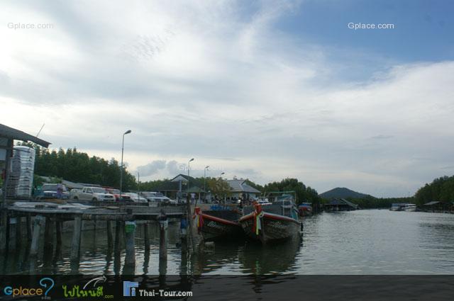 ท่าเรือบางโรง ถ่ายภาพนี้ไว้ตอนขากลับจากเกาะยาวแล้ว
เพราะขามา มาถึงเรือกำลังจะออกพอดี (ไม่ได้ถ่ายรูปไว้เลย)