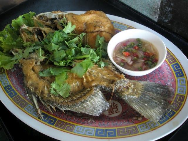 ปลากะพงทอดราดน้ำปลา เมนูจานเด็ดอีกจาน ที่ไม่ควรพลาด