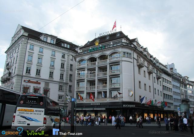 at 17:30 hrs, Bucherer not yet closed, situated on Schweizerhofquai road,  Not far from Chapel Bridge and the main train station - Lucerne.