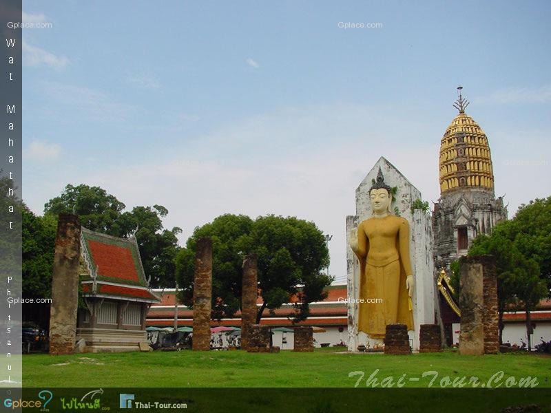 พระอัฐารส
ได้มีการกล่าวถึง การสร้างพระวิหารหลวงทางทิศตะวันออกซึ่งเป็นที่ประดิษฐานพระอัฏฐารส (พระศรีสรรเพชญจำลอง) ว่าสร้างขึ้นก่อนเป็นลำดับแรก จากนั้นจึงสร้างองค์ปรางค์พระมหาธาตุแล้ว จึงตามด้วยวิหารทิศทั้ง ๓ ขึ้นเพื่อประดิษฐาน พระพุทธชินราช พระพุทธชินศรี และ-พระศรีศาสดา ในลำดับต่อมา (แผนผังที่ ๑) ซึ่งวิธีการสร้างพระวิหารหลวงเป็นประธานหลักเสียก่อน แล้วจึงวางผังอาคารองค์ประกอบอื่นเพิ่มขึ้นเช่นนี้ ดังที่ปรากฏกรณีวัดมหาธาตุ สุโขทัย หรือที่อื่นๆ ในช่วงระยะเวลาเดียวกัน คือ ในรัชสมัยของสมเด็จพระนารายณ์ (พ.ศ. ๒๑๙๙ – ๒๒๓๑ / ค.ศ. 1656 – 1688)