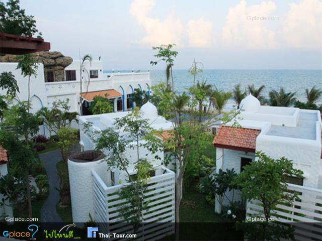 ห้องพักแต่ละหลัง จะมีลักษณะคล้ายๆกันตามแบบฉบับโมร๊อคโค ขาวโพลนสะอาดตา