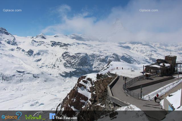 All of my 13 days in Switzerland, this day was the most perfect, blue sky and good sunlight.