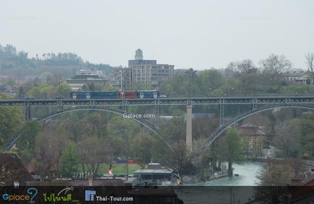 Kirchenfeldbrucke is another good point of viewing Bern Old Town.