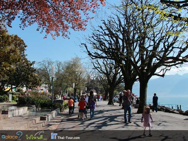 Right now at 16:20 hrs, I planed to go to Chateau de Chillon today.  so better be in the pier before 16:40 hrs.
Better run now.