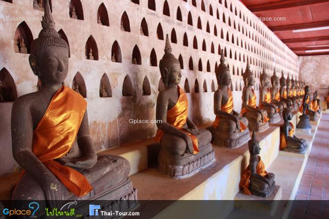 Buddha statues around the wall