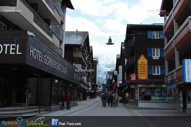 ผมพักอยู่ที่นี่ 2 คืน...วันแรกนั่งGlacier Express มา ยังไงก็ขึ้นเขา Gornergrat ไม่ทัน วันนี้ก็เลยของสำรวจเมืองเซอร์แมท ไปเลย