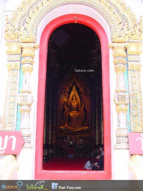 พระพุทธชินราช(จำลอง) ในวิหารวัดนางพญา