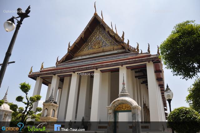 พระอุโบสถของวัดสุทัศน์ จัดว่าเป็นพระอุโบสถที่ยาวที่สุดในประเทศไทย