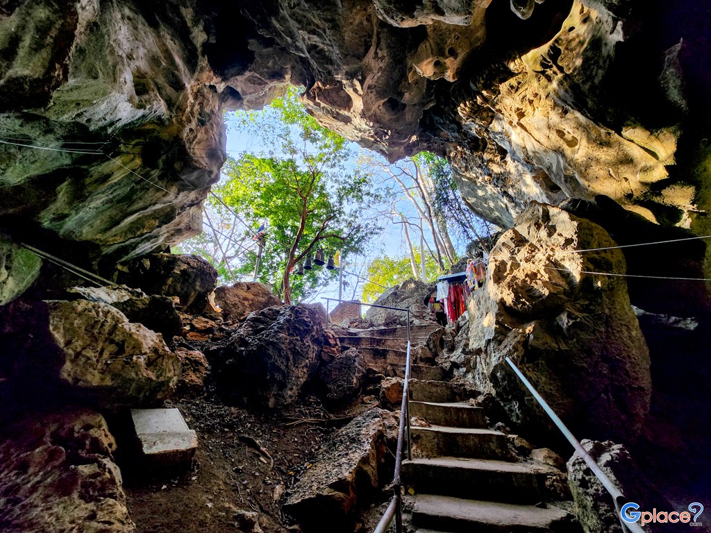 Nampha Pha Ngam Cave