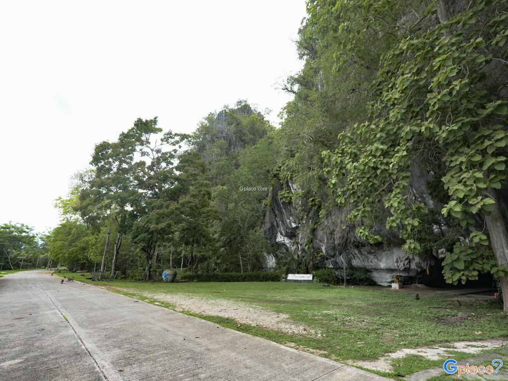 Tham Phra Khayang