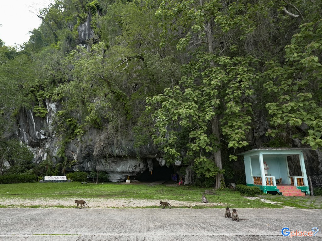 Tham Phra Khayang