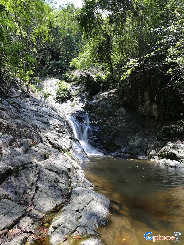 Yaroi Waterfall