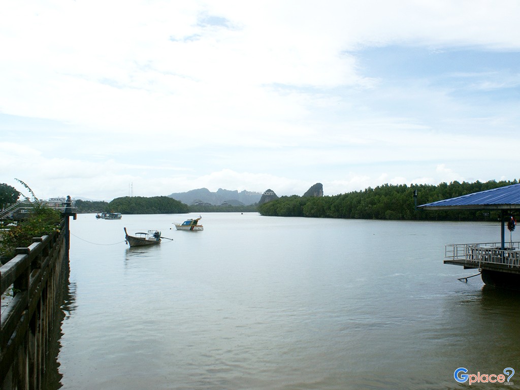 ร้านอาหารเรือนแพซีฟู้ด