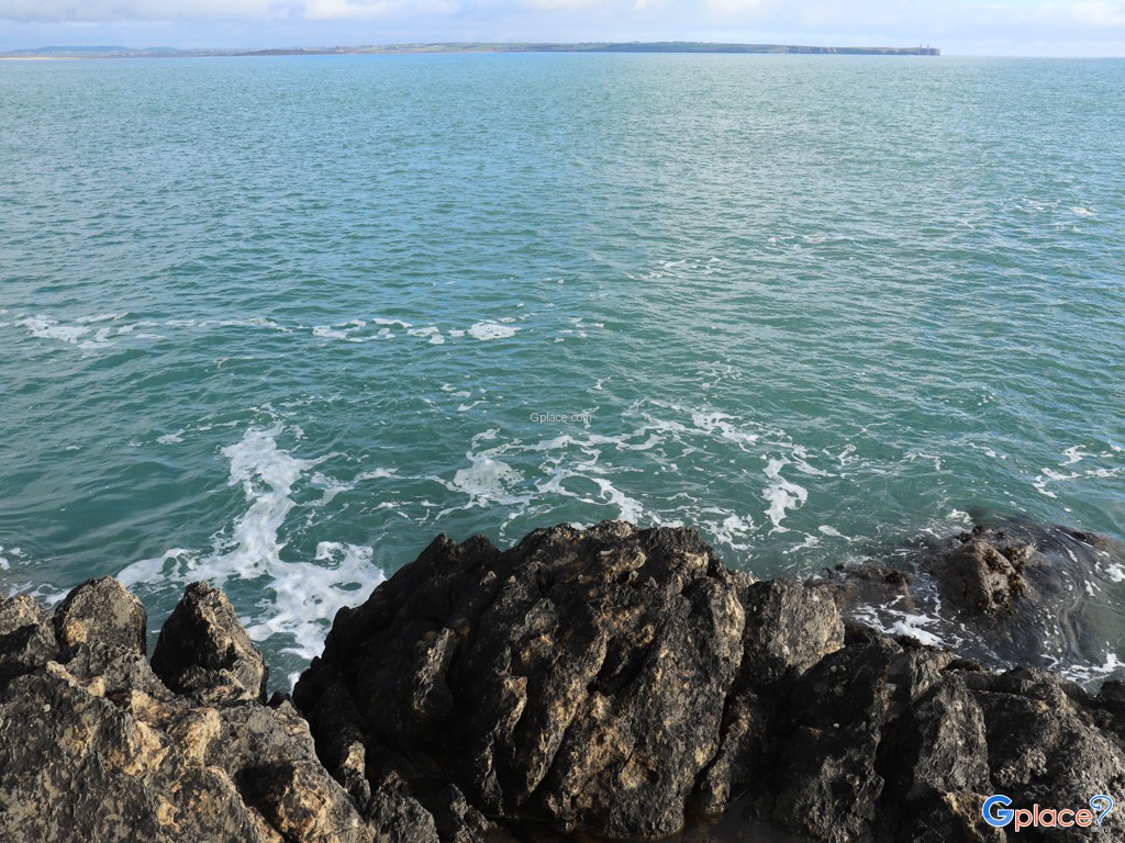 Newtown and Guillamene Swimming Coves