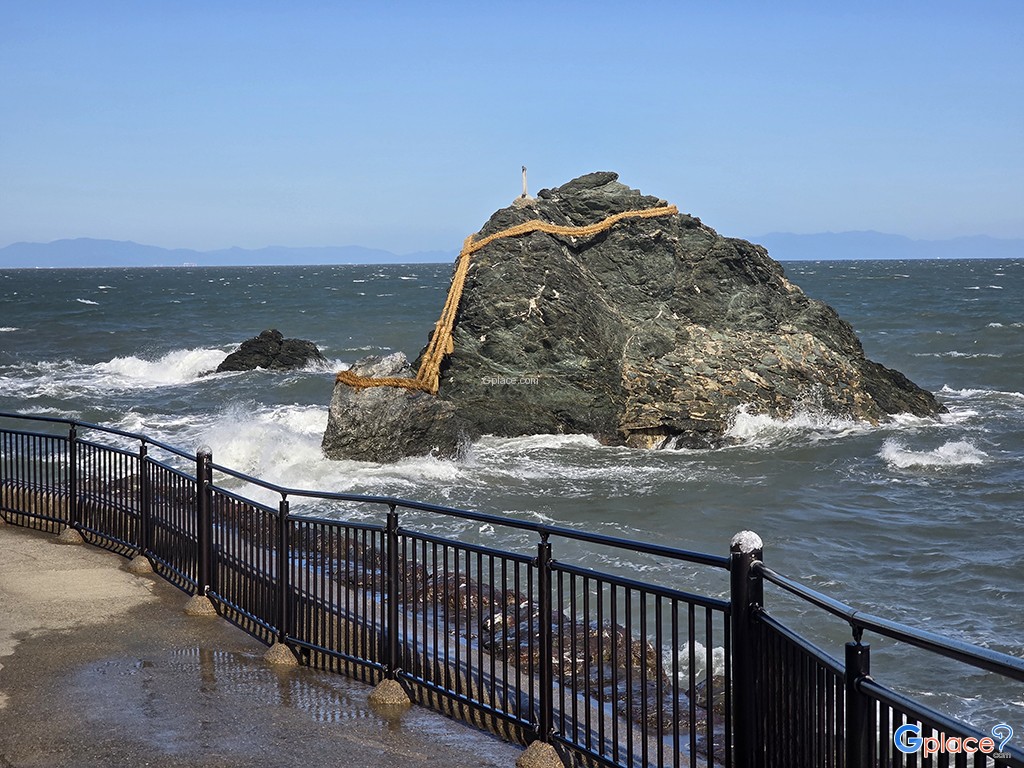 Futamiokitama Shrine