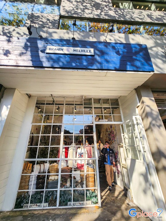 Brandy Melville สาขา ถนนอันฟู่