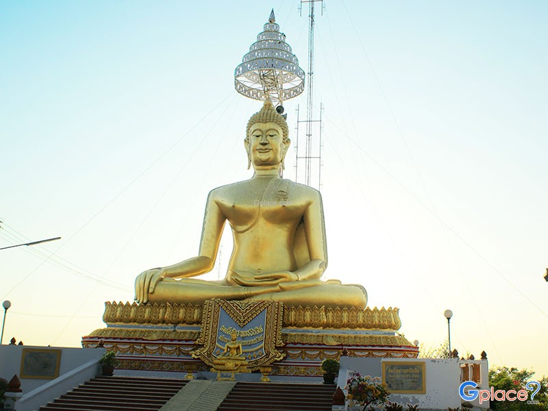 Wat Khiriwong Nakhon Sawan