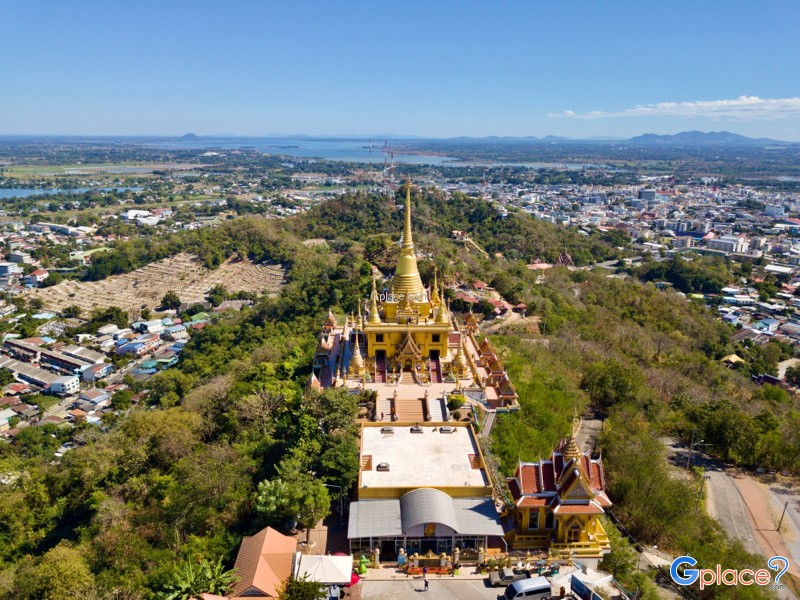 Wat Khiriwong Nakhon Sawan