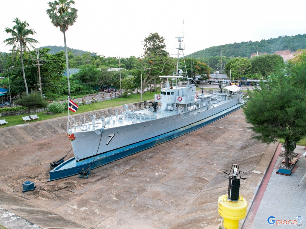 ศาลกรมหลวงชุมพร หาดทรายรี