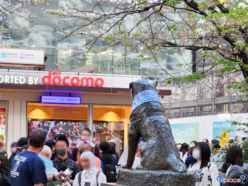 Hichiko Statue